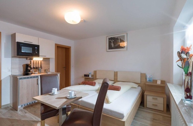 Studio apartment with kitchen and private bathroom - Blaiken Appartements