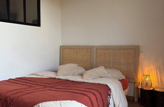 Studio 2 pers Clim jardin Spa Centre Arles à 10mn