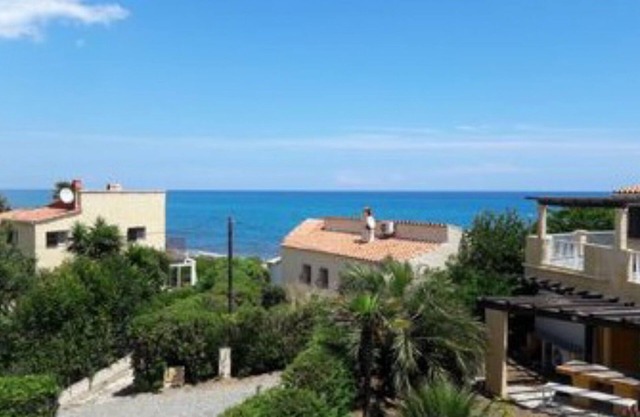 Studio 3 - 50 m sand beach end quiet place with trees - sea view