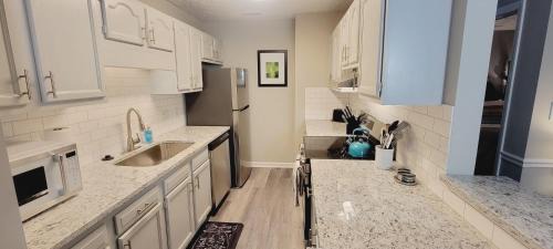 Studio 409 - Ground Floor Access, High-Speed Internet