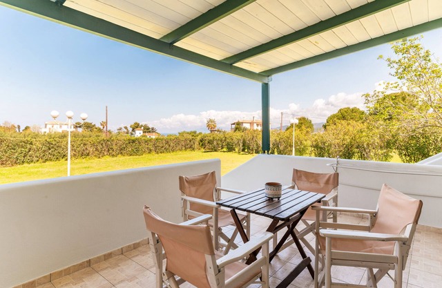 Studio Apartment '1' with Private Terrace, Wi-Fi and Air Conditioning
