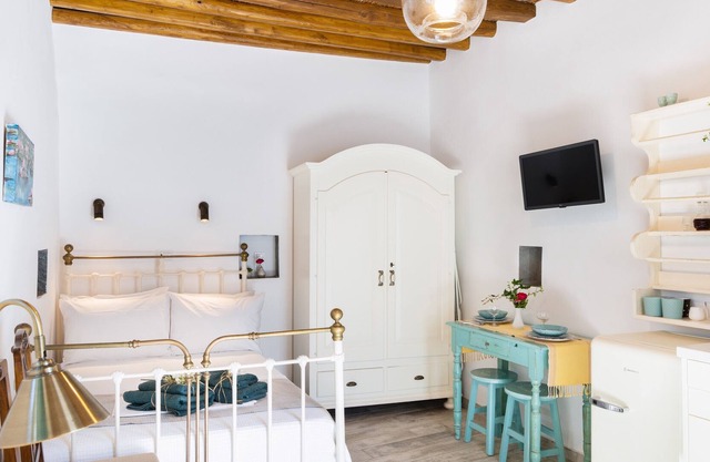 Studio Apartment 'Dianthos' with Private Terrace, Wi-Fi and Air Conditioning