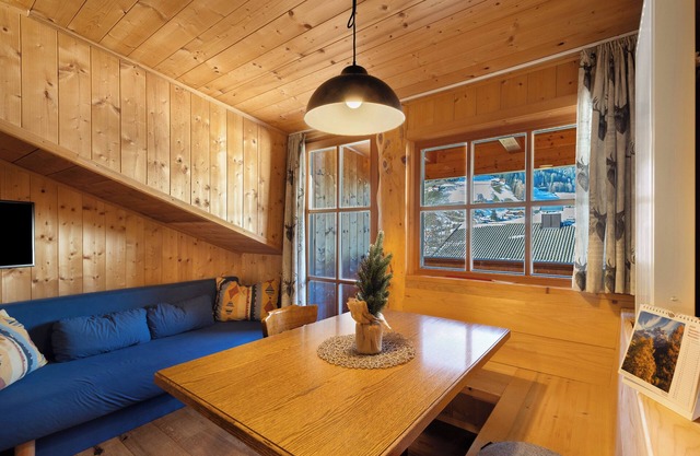 Studio Apartment 'Jelerhof Apt Zirm' with Mountain View, Shared Garden and Wi-Fi