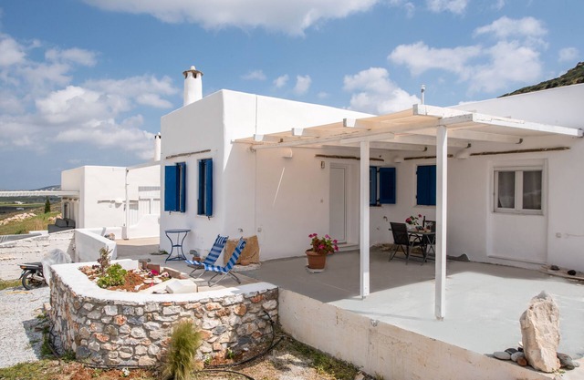 Studio Apartment 'Ktima San Antonio Paros - Parion' with Sea View, Wi-Fi and Air Conditioning