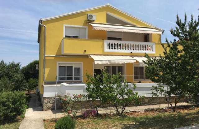 Studio Bozava 8108a
