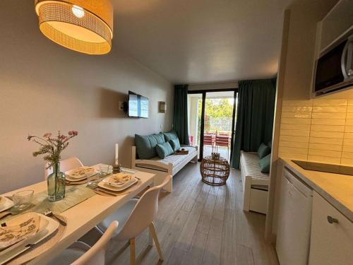 Studio cabine 5 couchages Cannes la Bocca avec piscine et parking - FR-1-609-102