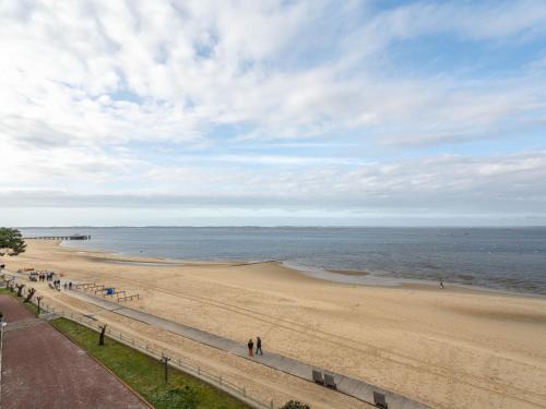 Studio cabine avec balcon, parking privé, accès direct plage, proche centre ville - FR-1-319-44