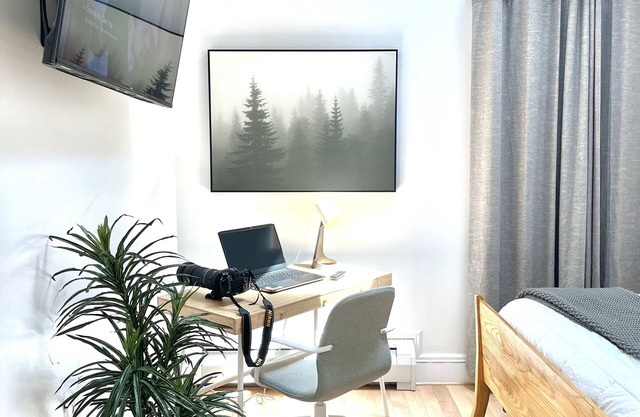 Studio Close to Downtown w/Trail Access