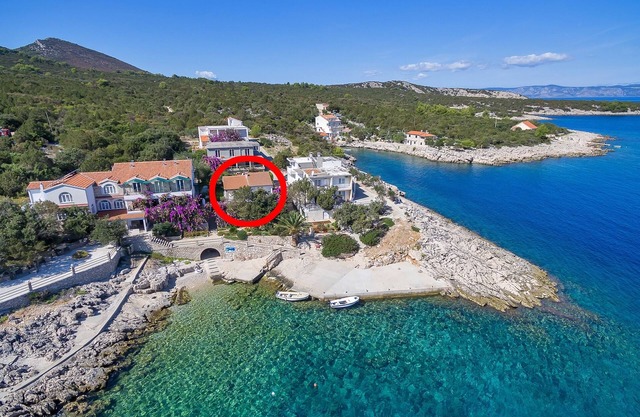 Studio flat near beach Cove Pokrivenik, Hvar (AS-14345-a)