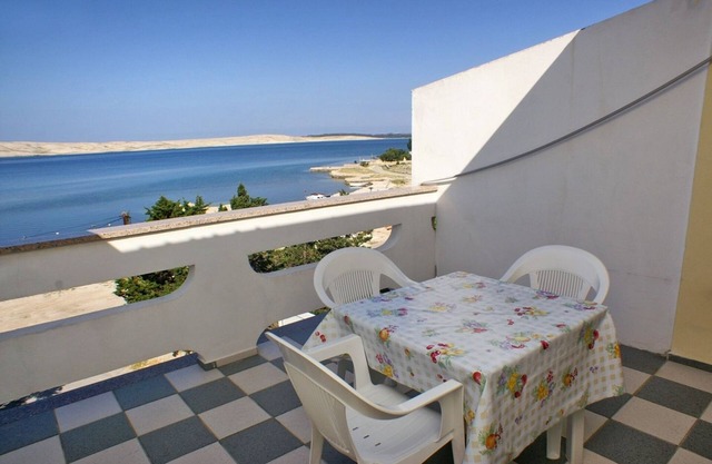 Studio flat near beach Kustići, Pag (AS-4129-a)