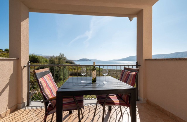 Studio flat with terrace and sea view Zubovići, Pag (AS-4141-a)