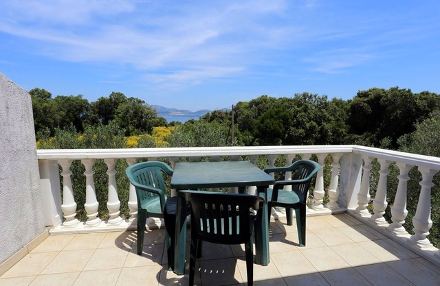 Studio flat with terrace Drače, Pelješac (AS-10127-a)