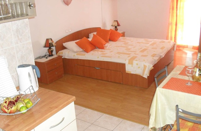 Studio flat with terrace and sea view Orebić, Pelješac (AS-648-a)