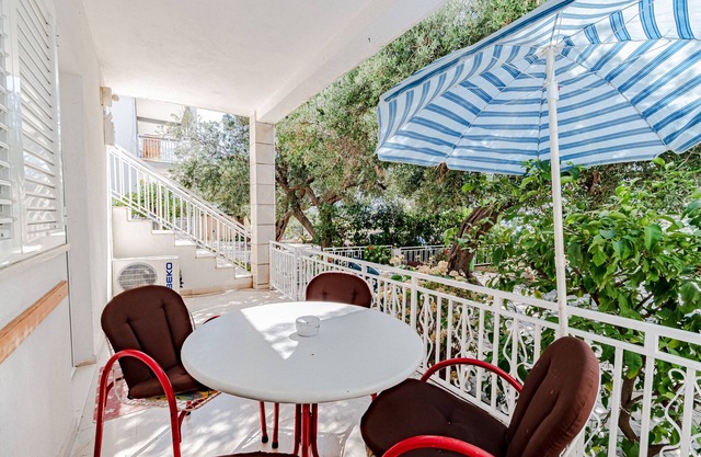 Studio flat with terrace Orebić, Pelješac (AS-10185-a)