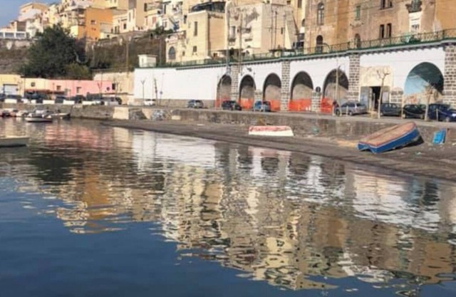 Studio in the Historic Center of Fronte Scavi Oplonti Torre Annunziata