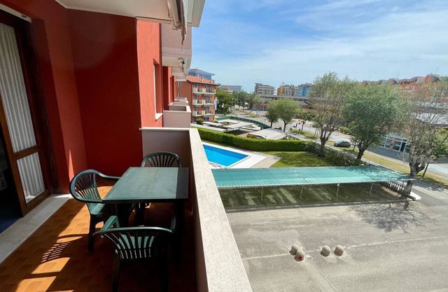 Studio with balcony and pool