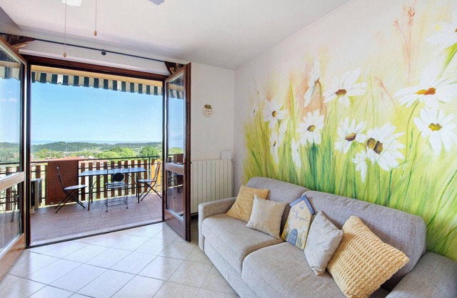 Studio 'Margarita' with Lake View, Wi-Fi and Air Conditioning