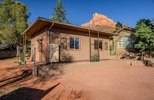 Studio, Peaceful Retreat in Chapel Area-Pets OK! Rustic Stay!