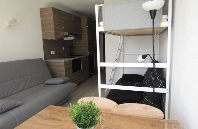 Studio Refait A Neuf Avec Balcon