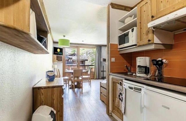 Studio with closed car park