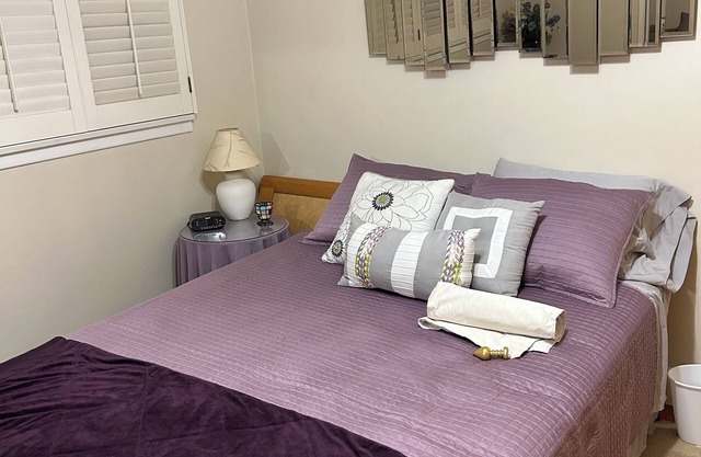 Studio with private entrance and pool area