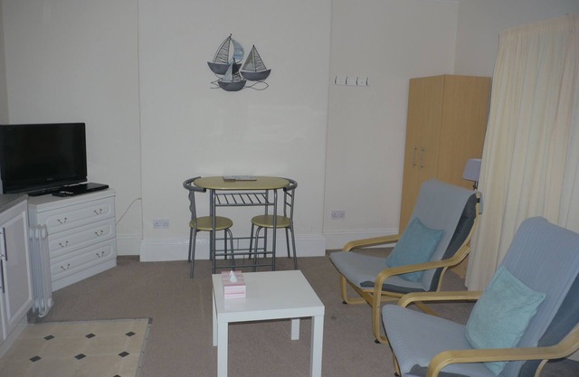 Studio with Street View or Bay Window