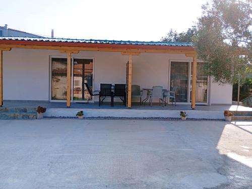 Studios Bakali