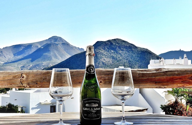 Stunning 2 bed apartment- private terraces, shared pool and BBQ area great views