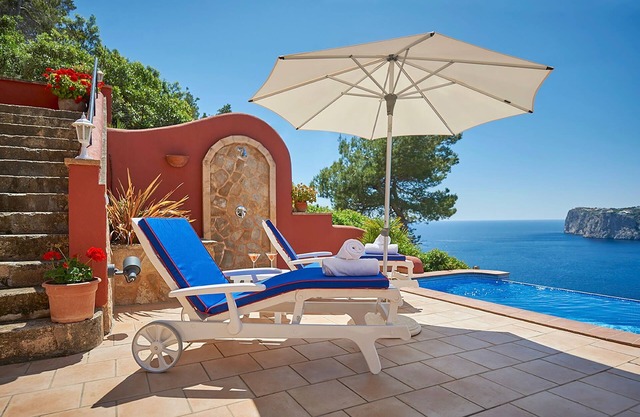Stunning accommodation on Mallorca with pool and sea views (Villa SIKA)