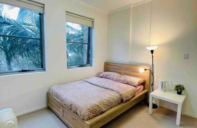 Stunning and Freshly Apartment Room with 2 minutes to Chatswood Hub