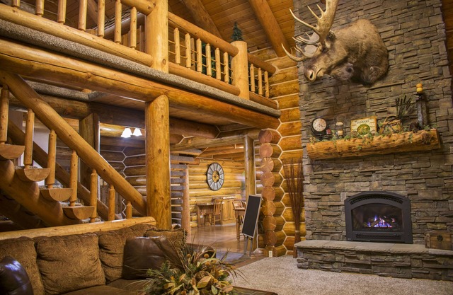 Stunning and Spacious LaBelle Lake Retreat