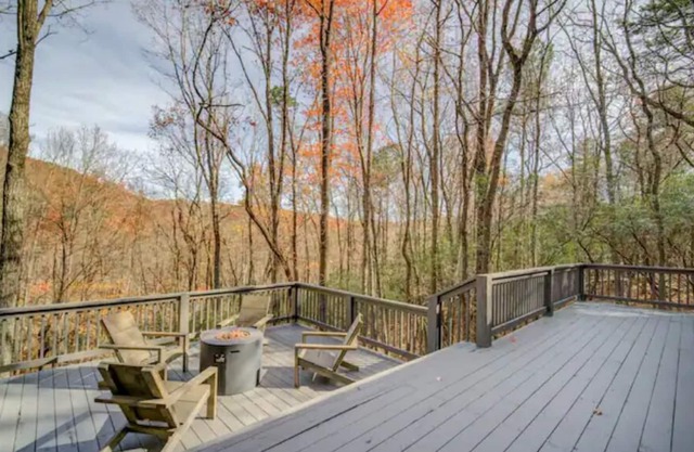 Stunning Coach House with two bedrooms and parking