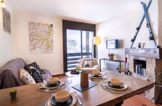 Stunning Duplex Near Ski Lifts, School & Cable Car