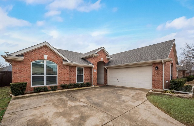 Stunning Fully Furnished 3bdr 2bath Retreat