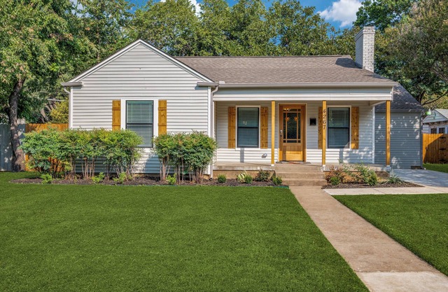 Stunning home centrally located by Bluffview