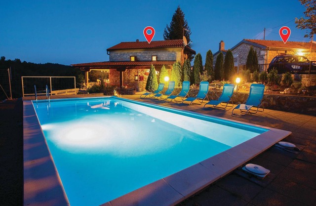 Stunning home in Jurdani with WiFi