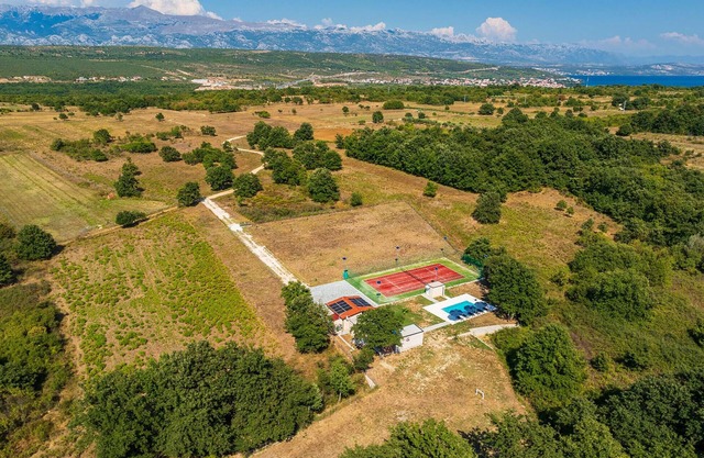 Stunning home in Posedarje