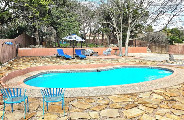 Stunning Home w/private POOL Amazing LAKE Views & Sleeps 12