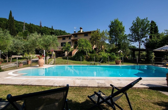 Stunning private villa with private pool, A/C, WIFI, TV, terrace and pets allowed, close to Arezzo