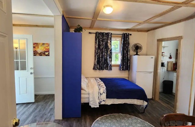 Stunning Lake View Studio along the Serene Seneca Wine Trail