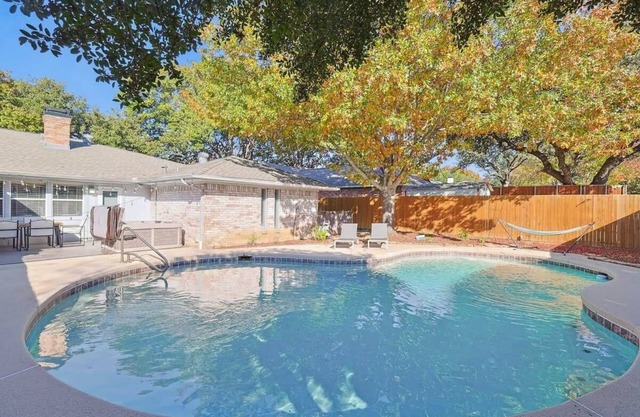 Stunning Modern Rustic House - Pool,Playroom,Patio