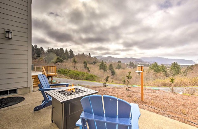Stunning Neskowin Gem View of Cascade Head!