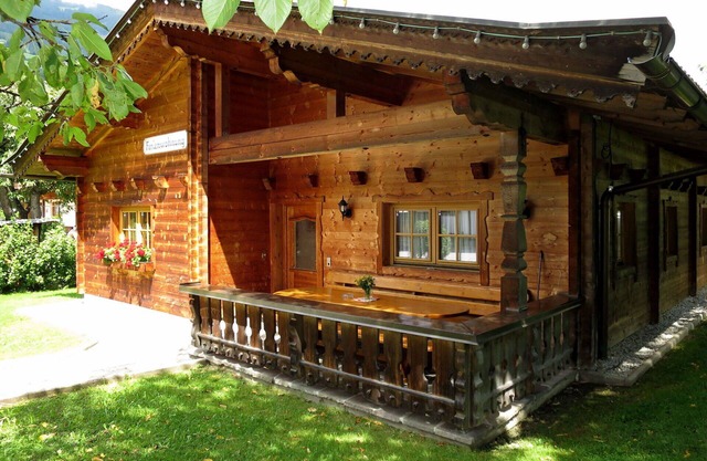 Stunning private villa for 12 guests with WIFI, TV, patio and pets allowed