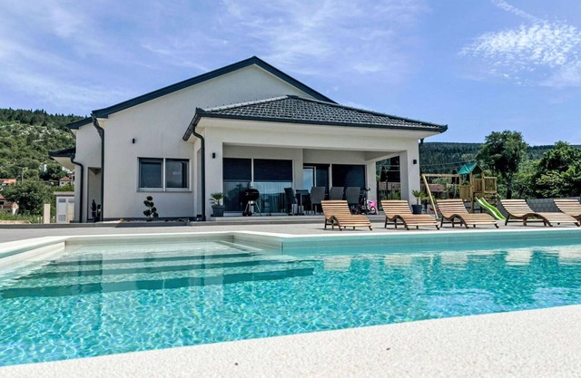Stunning private villa with A/C, private pool, WIFI, TV, terrace, panoramic view and parking