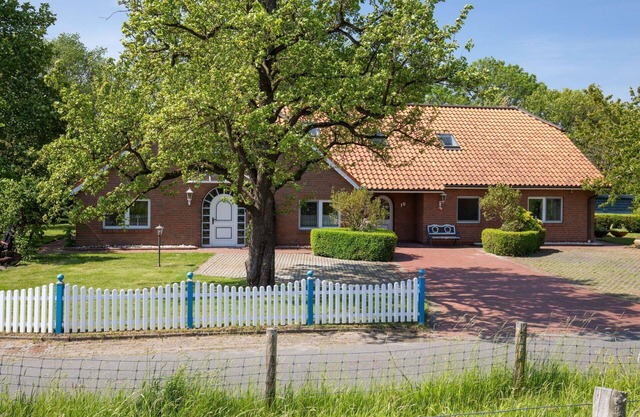 Stunning private villa for 20 guests with WIFI, TV, terrace, pets allowed and parking