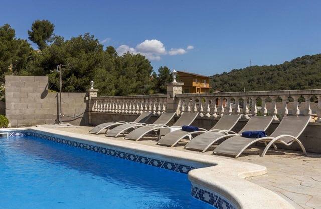 Stunning private villa for 10 people with private pool, WIFI, TV and terrace