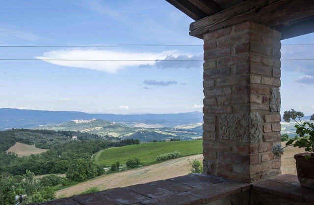 Stunning private villa for 8 guests with private pool, WIFI, TV and panoramic view