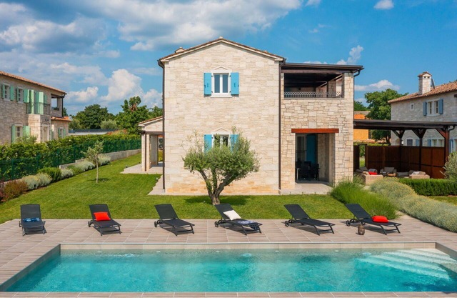 Stunning private villa with private pool, WIFI, A/C, TV, terrace, pets allowed and panoramic view
