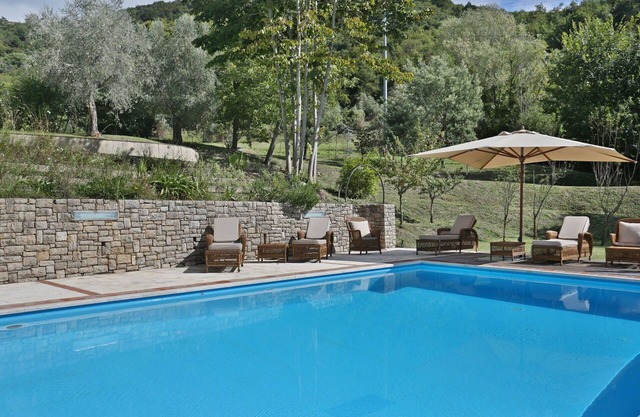 Stunning private villa with WIFI, A/C, private pool, TV, patio and panoramic view, close to Lucca