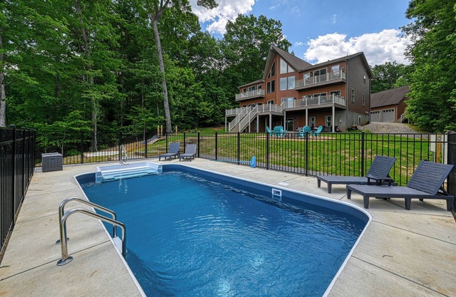 Stunning Public Side Lake Anna Waterfront Heated Pool Game Room Boatdock Hot Tub Firepit